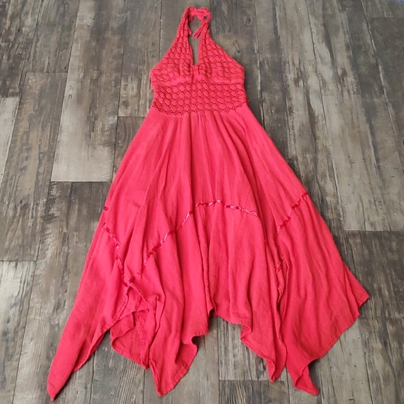 Elegant Red Halter Maxi Dress - Picture 4 of 6